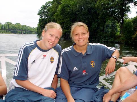 Karolina Westberg och Sara Larsson, Sverige