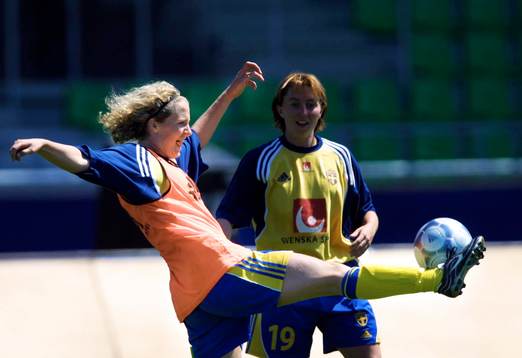 Therese Lundin och Sara Call, Sverige