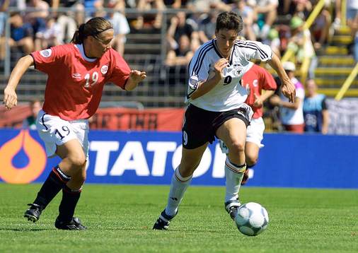 Anne Bugge-Paulsen, Norge och Birgit Prinz, Tyskland