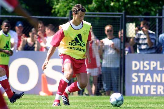 Ajax första träning för säsongen 2001/2002. Zlatan