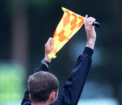 Fotboll, Domarflagga