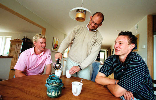 Mikael Ljungberg (brottning) (mitten), Kim Källström