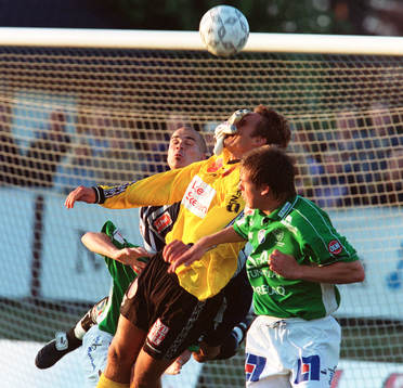 Mjällby-Brage:  Anders Sjöö, målvakt i Brage. Marcus