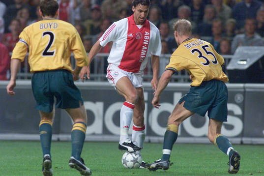 Zlatan Ibrahimovic, Ajax  utmanar Johan Mjällby, Celtic