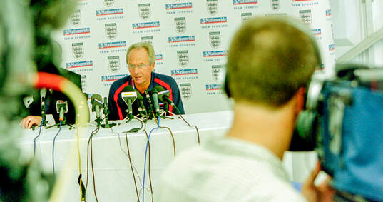 Bläddra bland fler bilder av Football, England, training & press conference