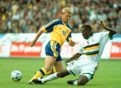 Marcus Allbäck, Sverige och Andrew Rabutla, Sydafrika