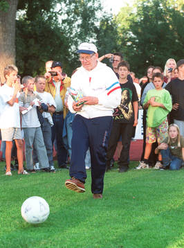 Alvesta, Fotboll, TV-laget, Bengt Bedrup gör avspark för