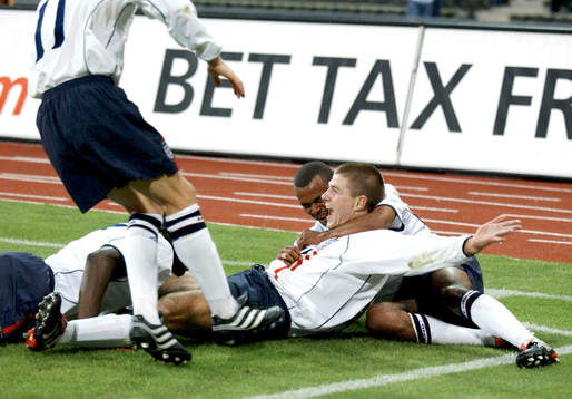 Steve Gerrard, England gratuleras eftar att ha gjort