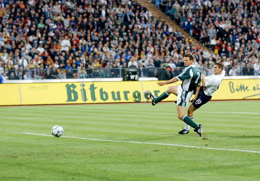 Michael Owen, England kvitterar till 1 - 1