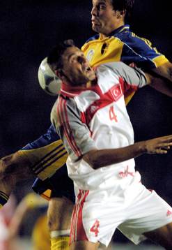 fredrik Ljungberg, Sverige och Fatih Akyel, Turkiet