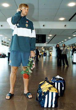 Målskytten Andreas Andersson, Sverige på Arlanda