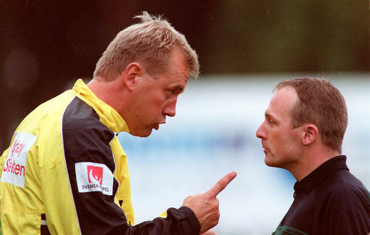 Hans Larsson, tränare i Mjällby har ett och annat att