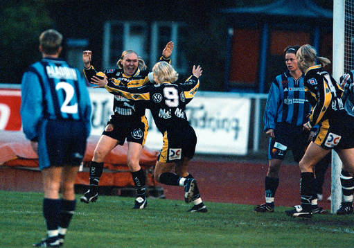 Fotboll, dam, Svenska Cupen final. Djurgården - Umeå.