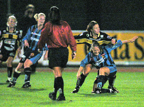 Fotboll, dam, Svenska Cupen final. Djurgården - Umeå.