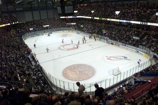 Hockey, Färjestad, Nya arenan i Karlstad, Löfbergs Lila