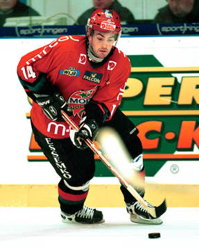 Ishockey, Peter Högardh, Modo