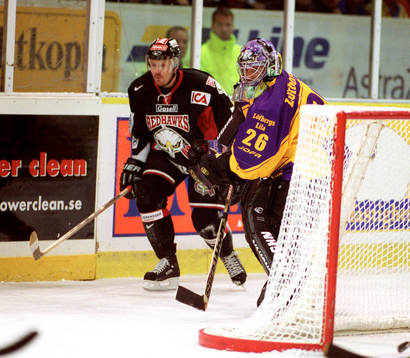 Martin Gerber, målvakt i Färjestad och Marcus Thuresson,