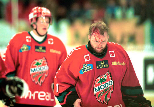 Ishockey, Tobias Lundström, modo, blod, skada