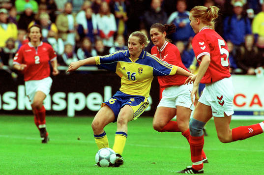 Therese Lundin, Sverige
