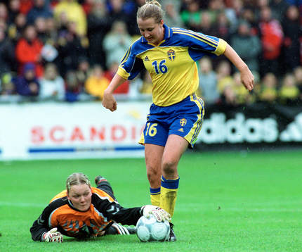 Theres Lundin, Sverige