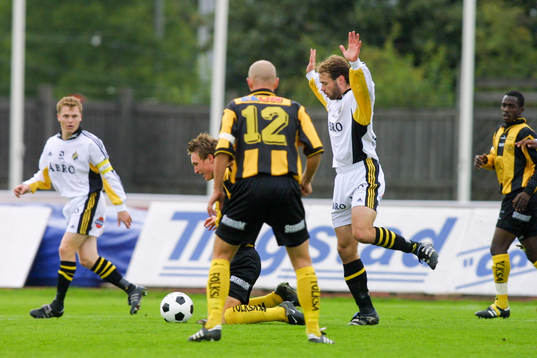 Andreas Alm, AIK fäller Kim Källström, Häcken