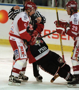 Tomi Källarsson, Timrå tar hand om Tomas Sandström,