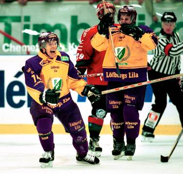 Dieter Kalt, och Rickard Wallin, Färjestad, jubel