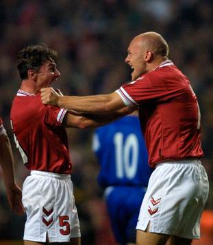 Jan Heintze och Thomas Gravesen jublar