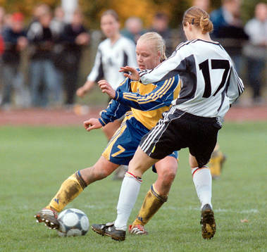 Caroline Seger, Sverige och Katharina Griessemer, Tyskland