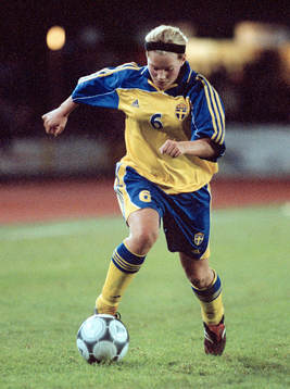 Sara Lindén, Sverige