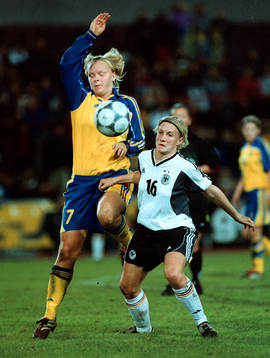 Nilla Fischer, Sverige och Andrea Wilkens, Tyskland
