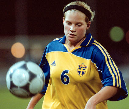 Sara Lindén, Sverige
