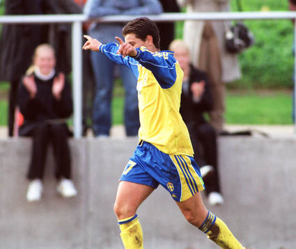 Fotboll P15, Labinot Harbuzi, Sverige