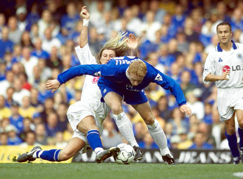 Robbie Savage, Leicester tacklar Mikael Forsell, Chelsea