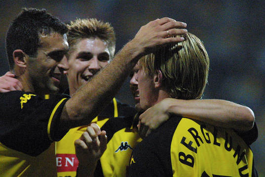 Fotboll, Fredrik Berglund, Roda gratuleras