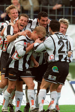 Klara för allsvenskan! Landskronaspelarna jublar när
