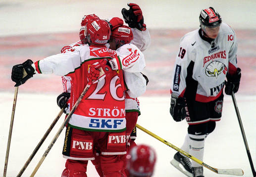 Frölunda jublar och Juha Riihijärvi deppar