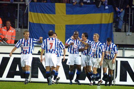 Svenska flaggan i topp för Marcus Allbäck och Heerenveen