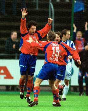 Målskytten Lars Bakkerud, Mattias Lindström och Michael