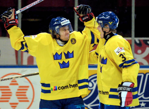Henrik Zetterberg och  Jonas Johnson, Sverige jublar