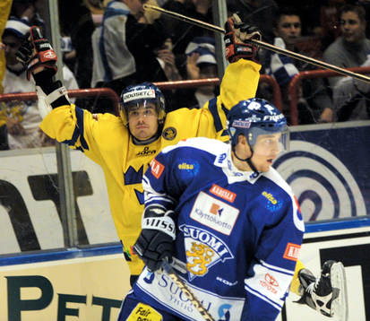 Fyramålsskytten Henrik Zetterberg, Sverige jublar