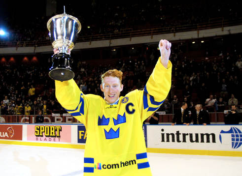 Jörgen Jönsson, Sverige höjer pokalen