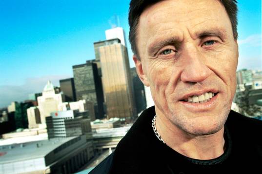 Börje Salming med utsikt över Air Canada Stadion