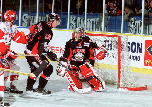 Juha Riihijärvi och Andreas Hadelöv, målvakt Malmö
