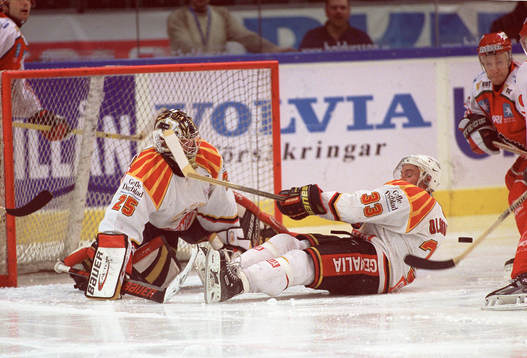 Johan Asplund, målvakt, Brynäs och Christer Olsson,
