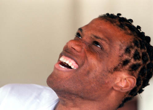 Oliseh, Nigeria, skratt
