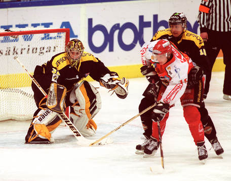 Mike Valley, målvakt AIK och Jari Tolsa, Frölunda och