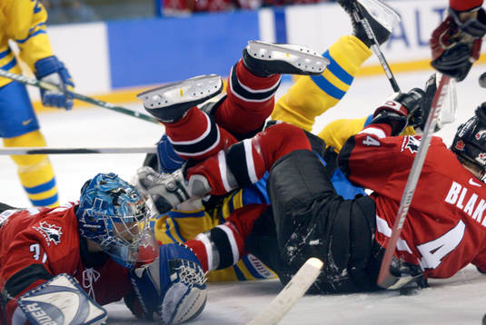 Stökigt framför Curtis Joseph, Kanada