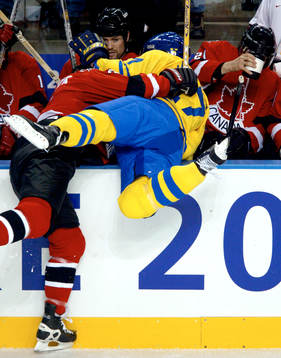 Joe Nieuwendyk, Kanada ger Mathias Johansson, Sverige en