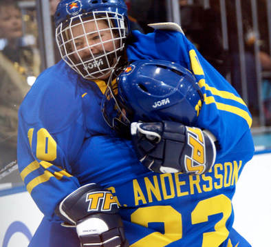 Evelina Samuelsson, Sverige gratuleras av Gunilla Andersson